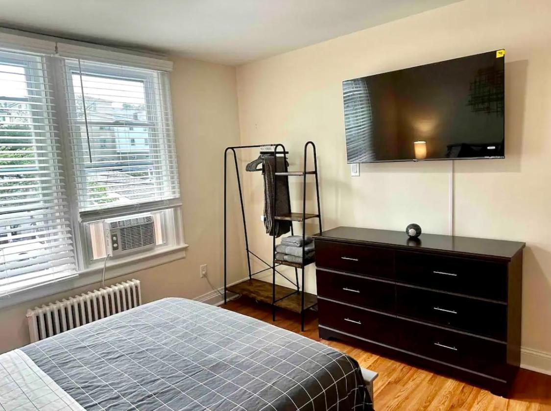 8-A Diamond In Yonkers, Ny Hotell Exteriör bild